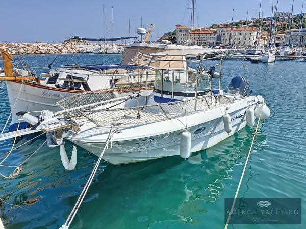 Sessa Marine Key Largo 25