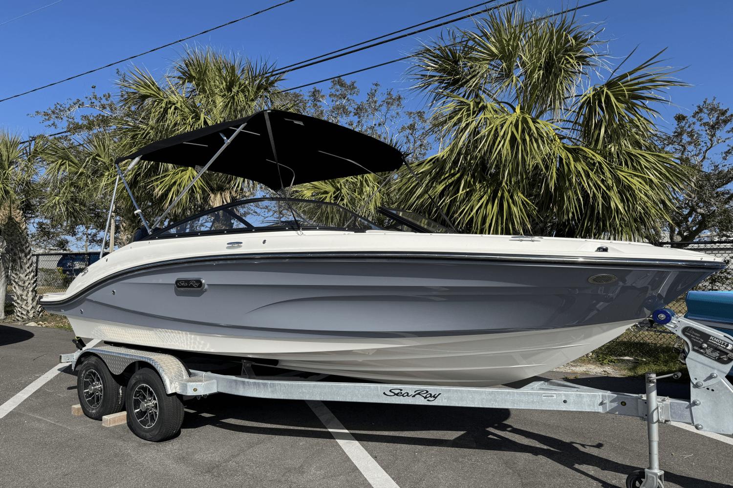 Sea Ray SPX 190 Outboard