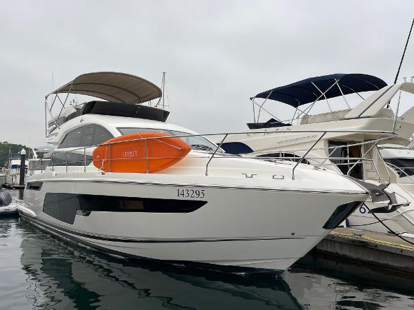 2019 Fairline Squadron 48
