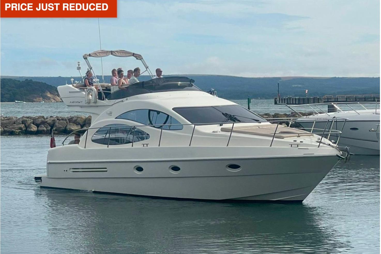 Azimut 42 2005 Azimut 42 yacht with reduced price, cruising in scenic waters.