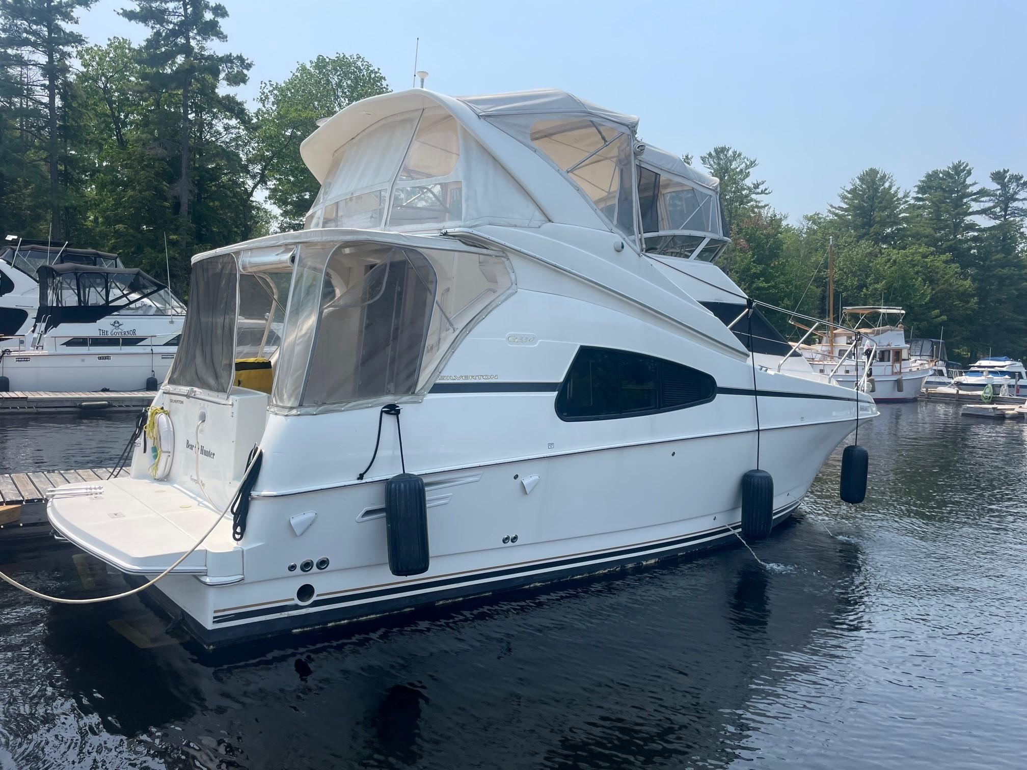 2003 Silverton 330 Sport Bridge