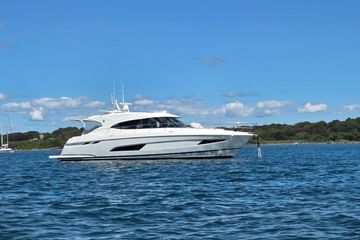 2019 Riviera 5400 Sport Yacht