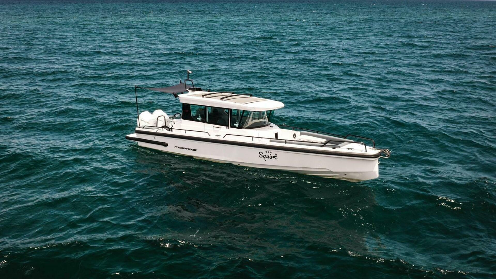 2023 Axopar 28 Cabin Wetbar