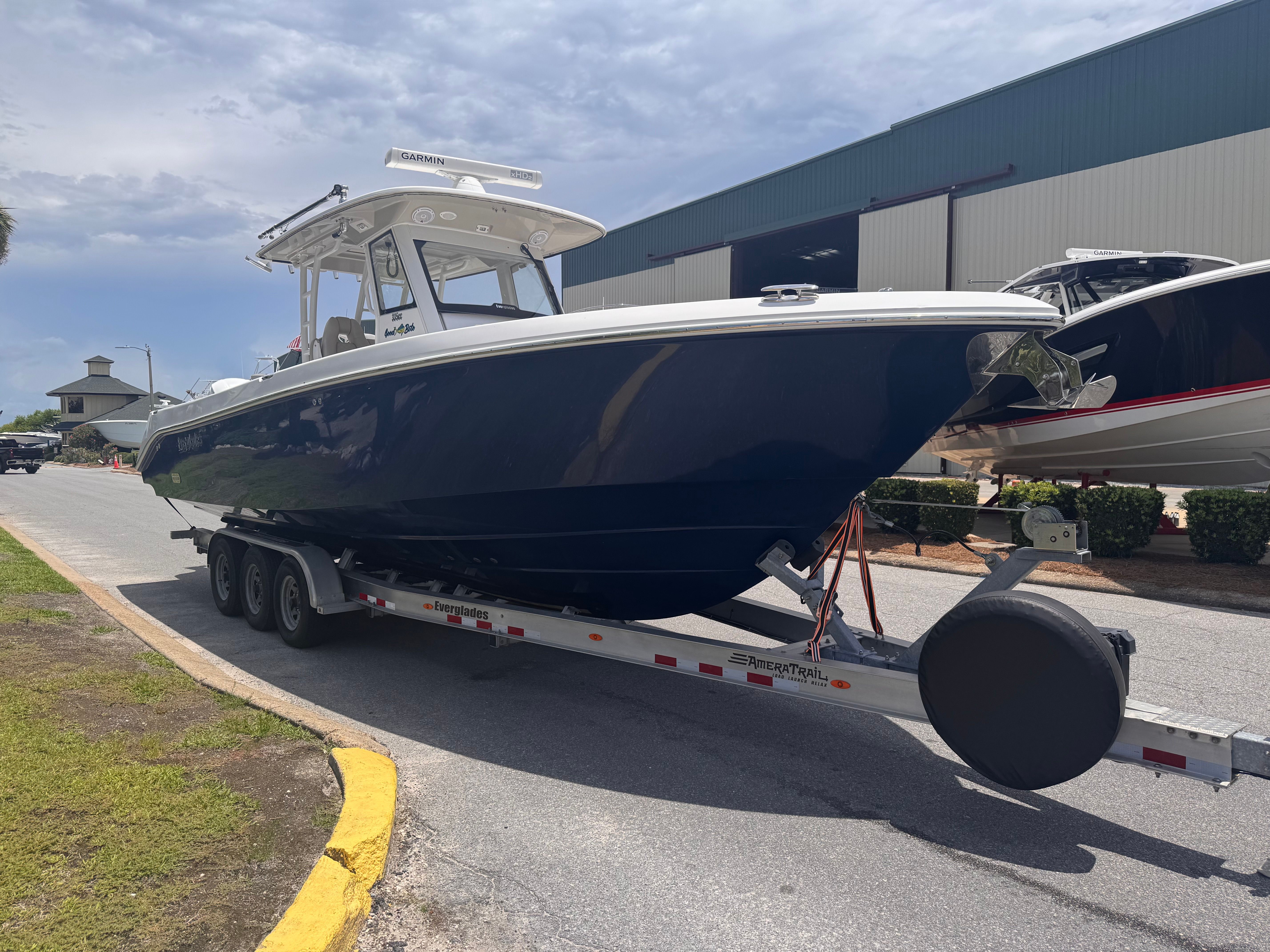 2018 Everglades 335 CC