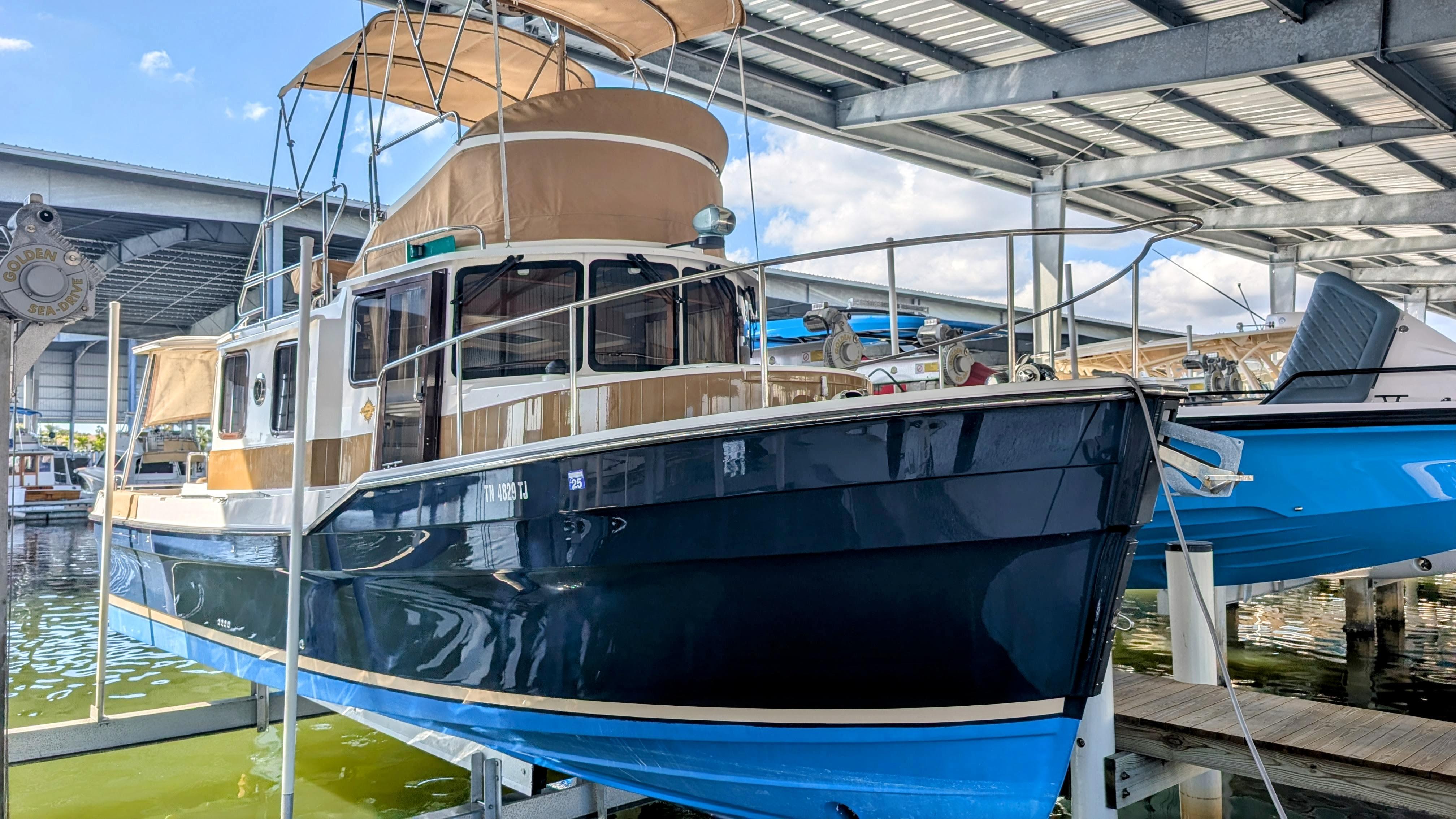 2018 Ranger Tugs R-31 CB LE