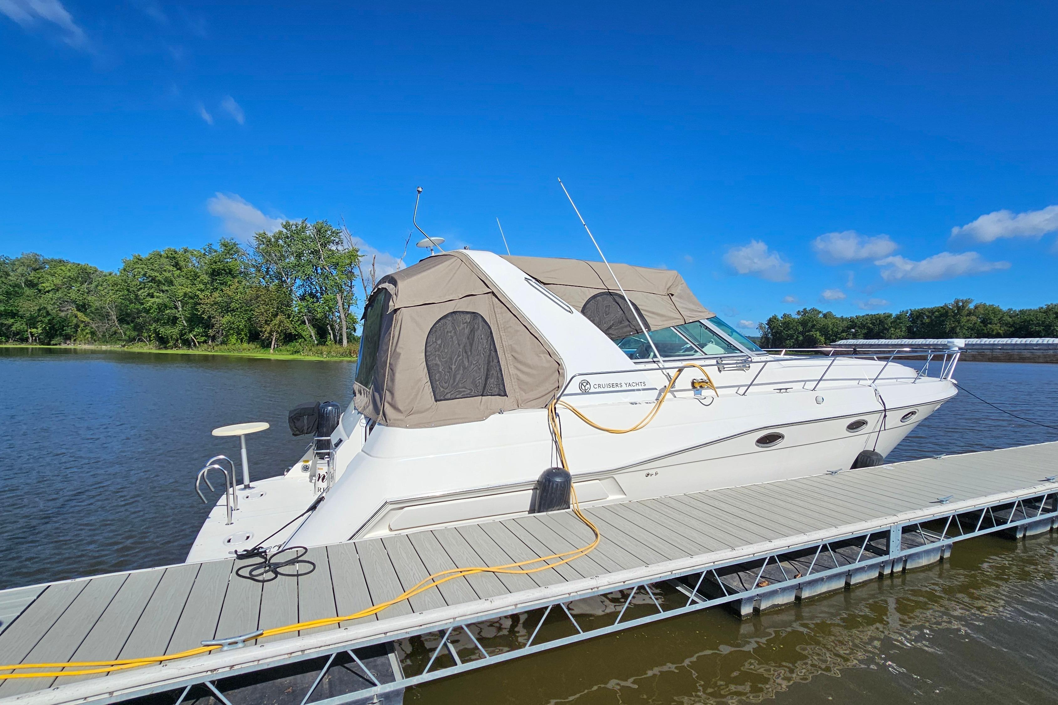 1995 Cruisers Yachts 3775 Esprit