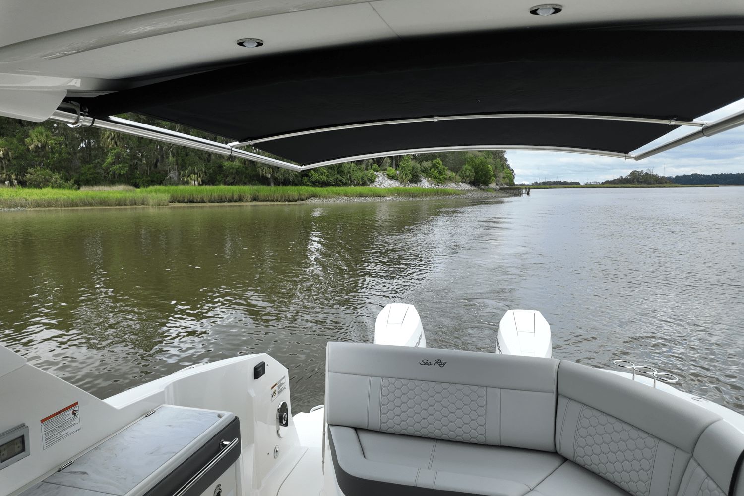 2026 Sea Ray Sundancer 320 Outboard