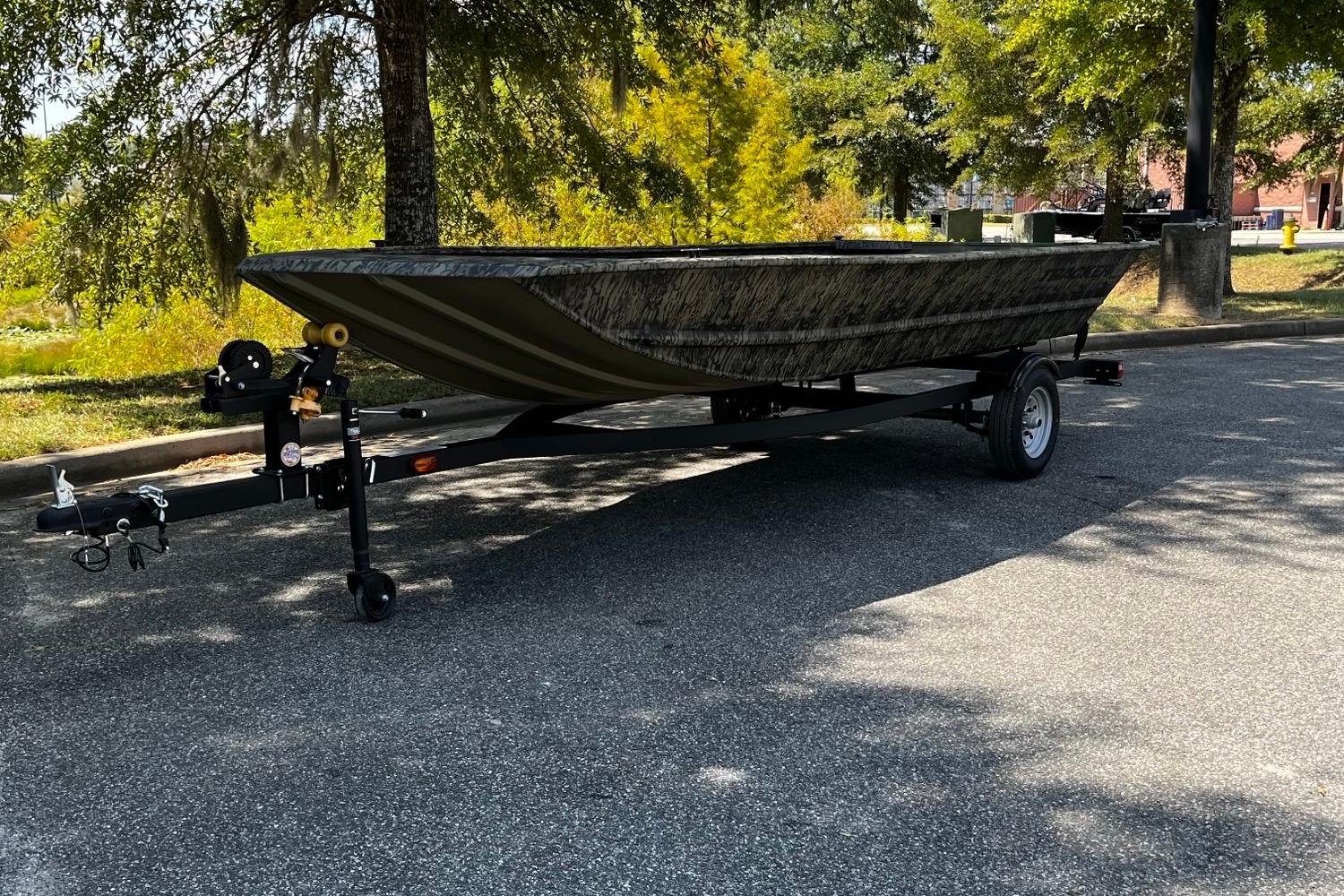 2026 Tracker Grizzly 1648 Utility