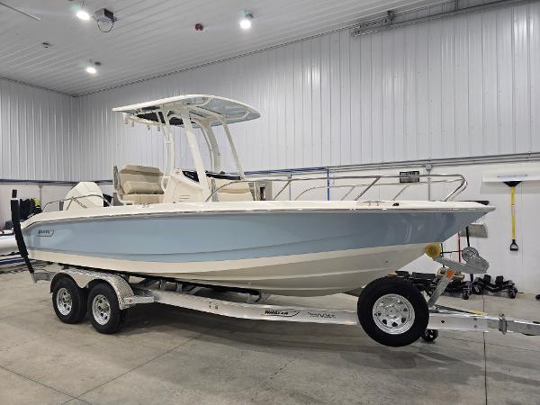 Boston Whaler 220 Dauntless