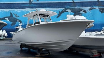 2025 Sportsman Open 302 Center Console