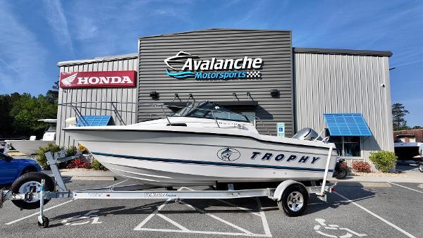 1998 Bayliner Trophy 1802 Cuddy
