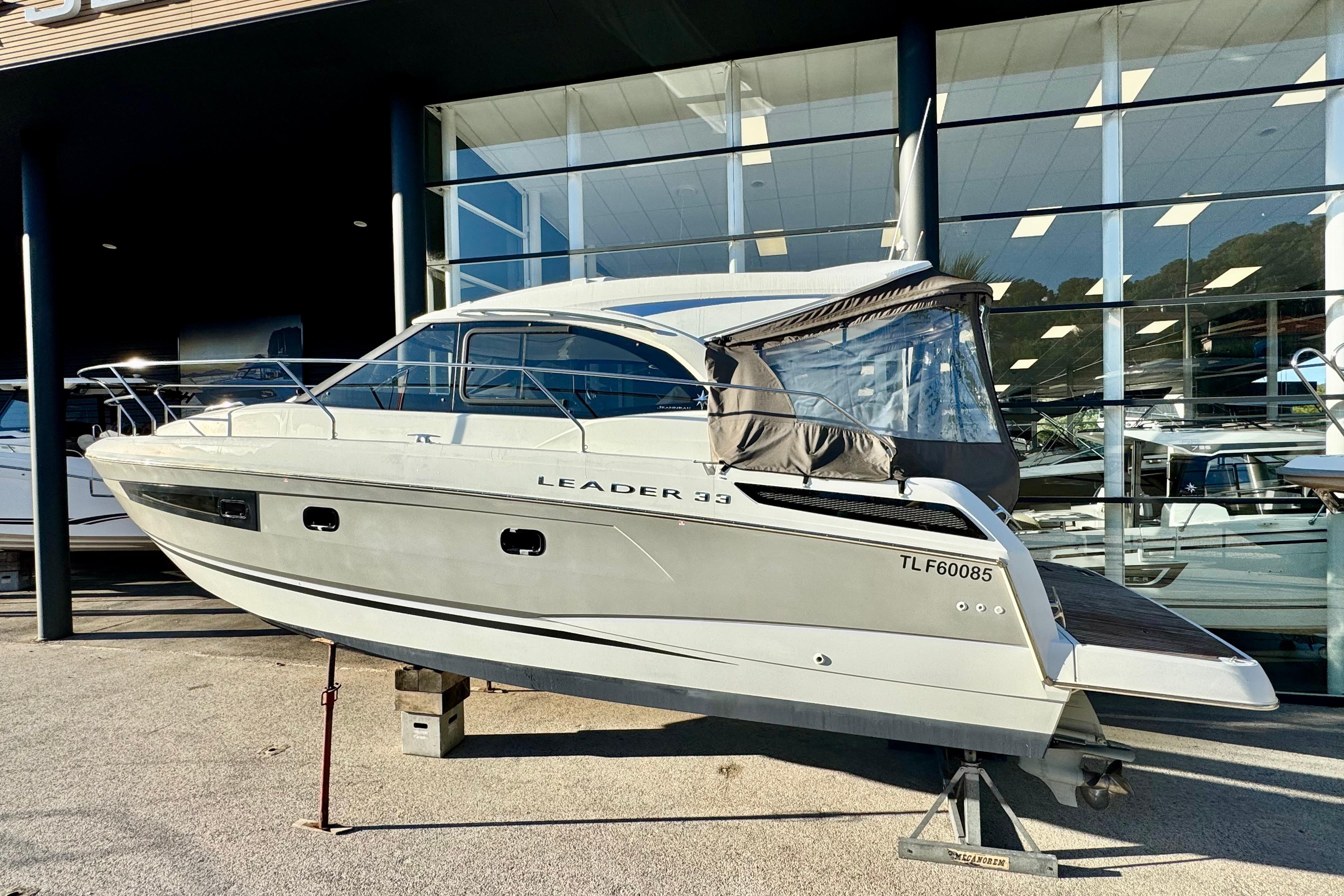 2017 Jeanneau Leader 33