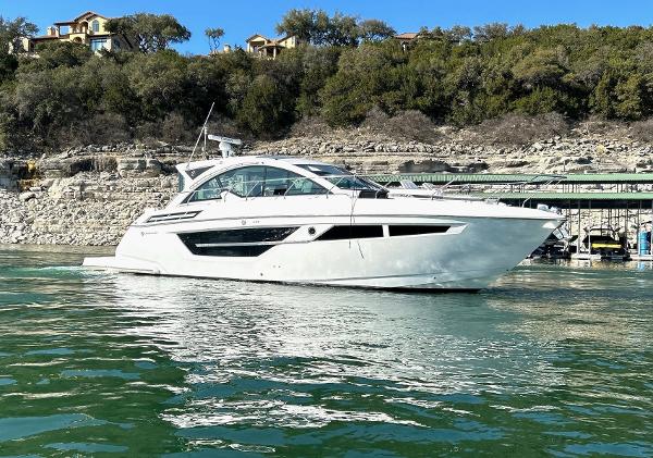 2021 Cruisers Yachts 50 Cantius