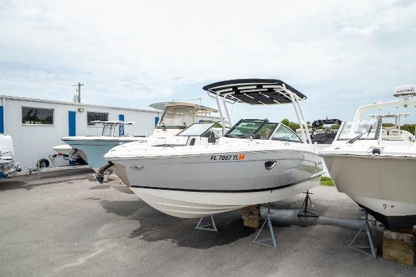 2023 Cobalt R6 Outboard