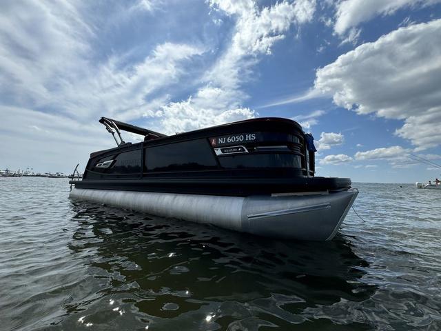 Godfrey Marine Aquapatio 235 ULC