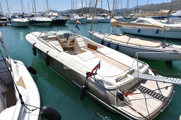 Chris-Craft Corsair 32