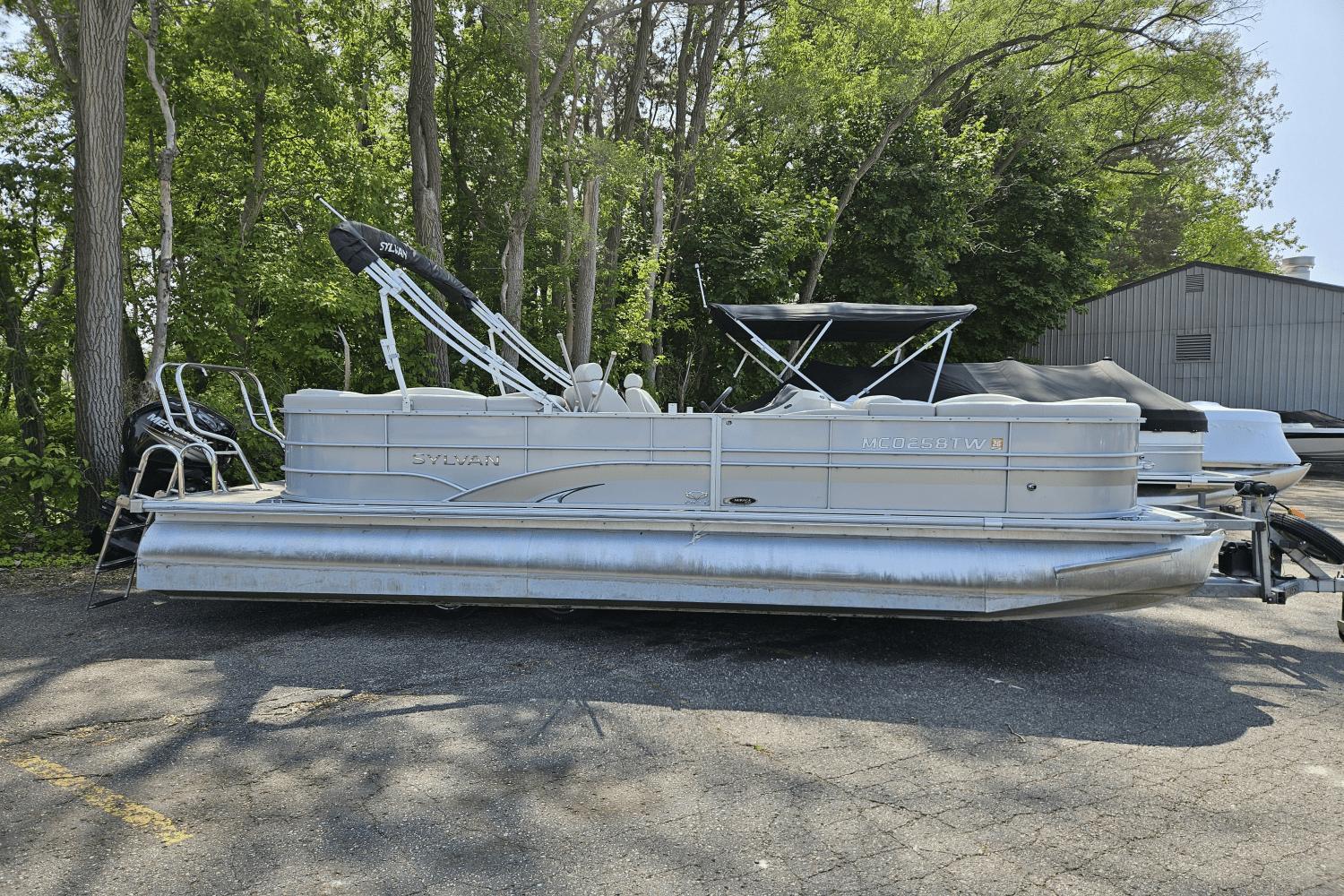 2016 Sylvan Mirage 8522 LZ