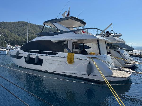 2023 Azimut Fly 68