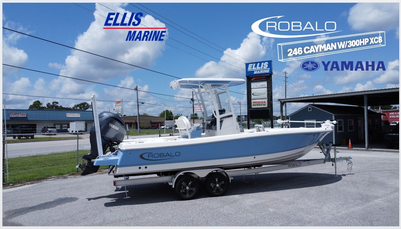 2025 Robalo 246 Cayman