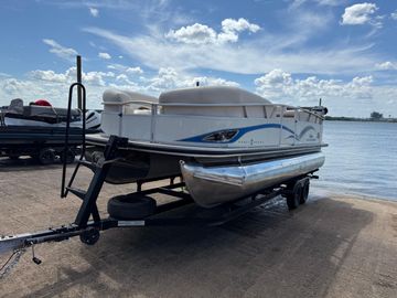 2011 Sun Tracker 22 Party Barge
