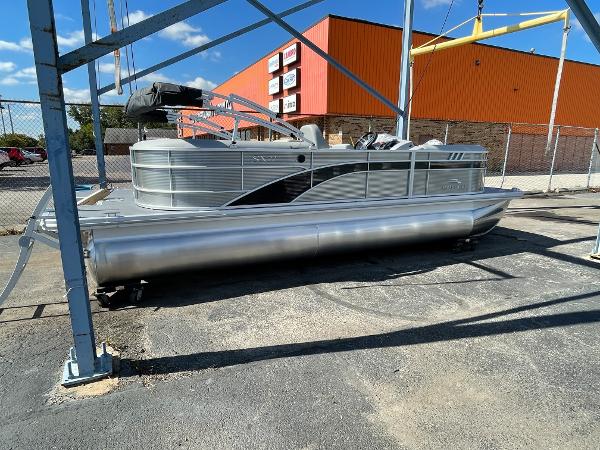 2023 Bennington 22SXSR