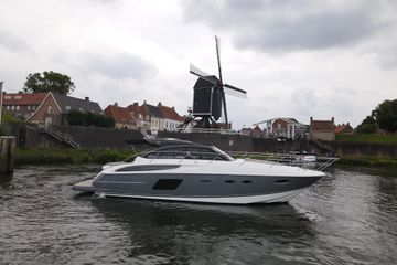 2015 Princess V48
