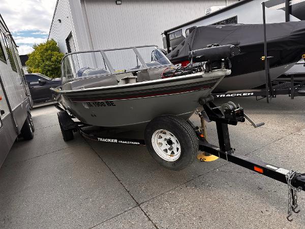 2006 Tracker Pro Guide V-17 WT