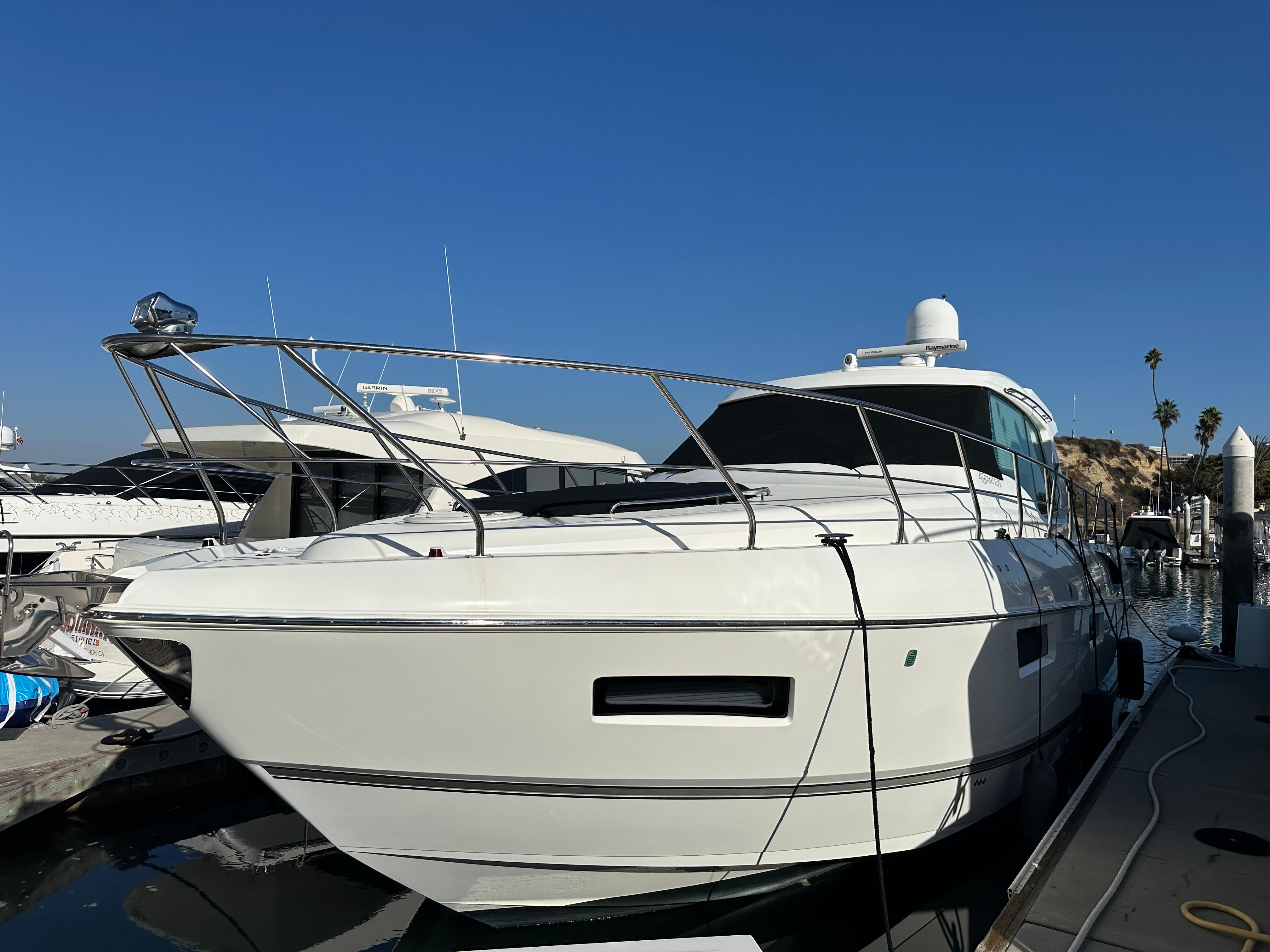 2014 Cruisers Yachts 48 Cantius