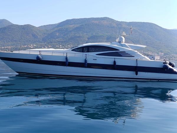Pershing 76