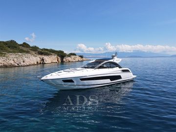 2016 Sunseeker San Remo 485
