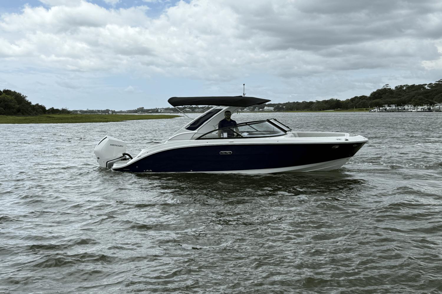 Sea Ray SDX 230 Outboard