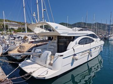2000 Azimut 46