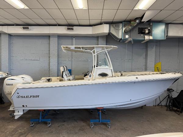 2024 Sailfish 242CC