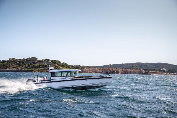 2022 Axopar 28 Cross Cabin
