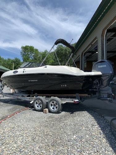 2024 Stingray 211DC