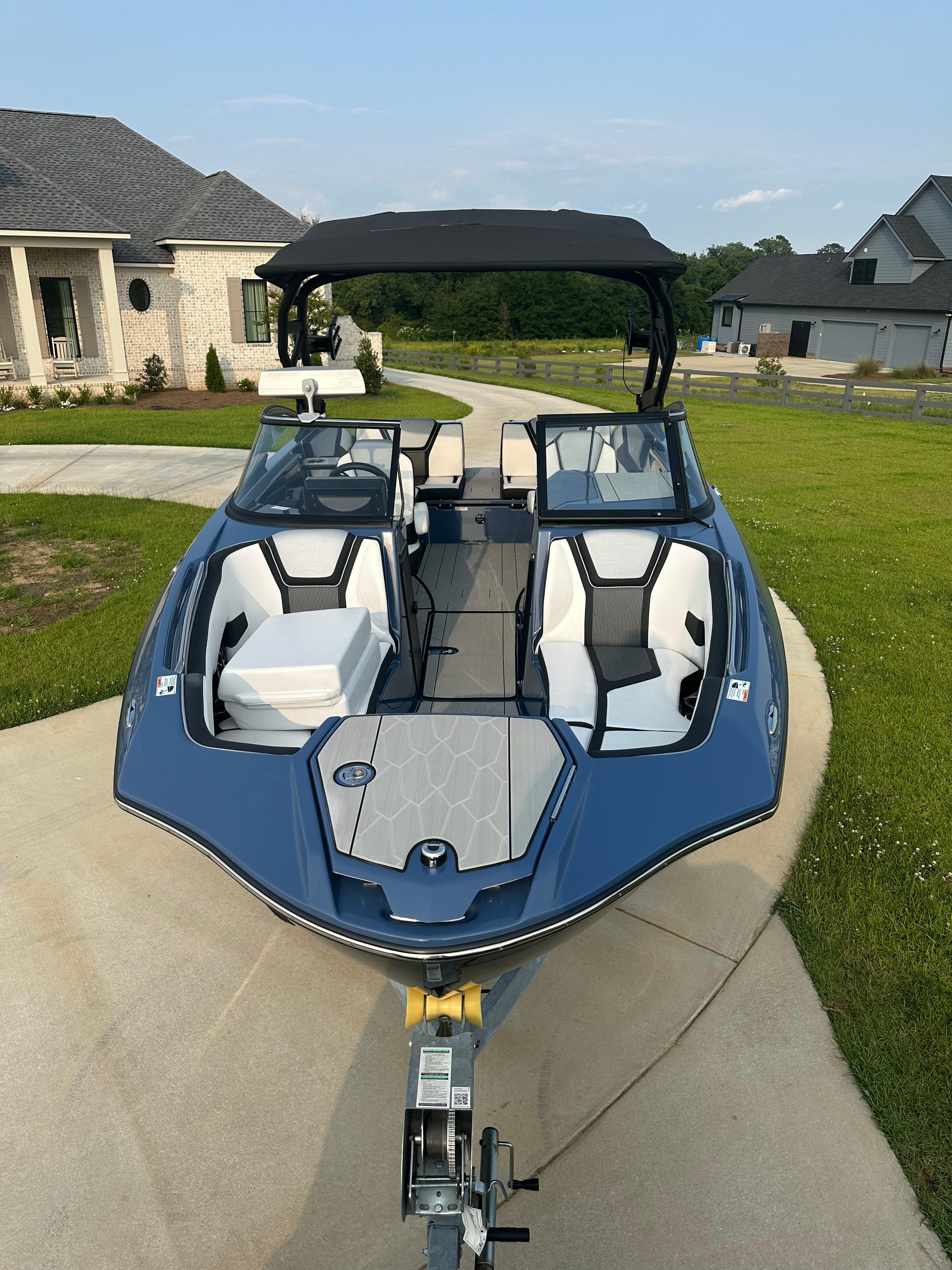 2023 Yamaha Boats 255XD
