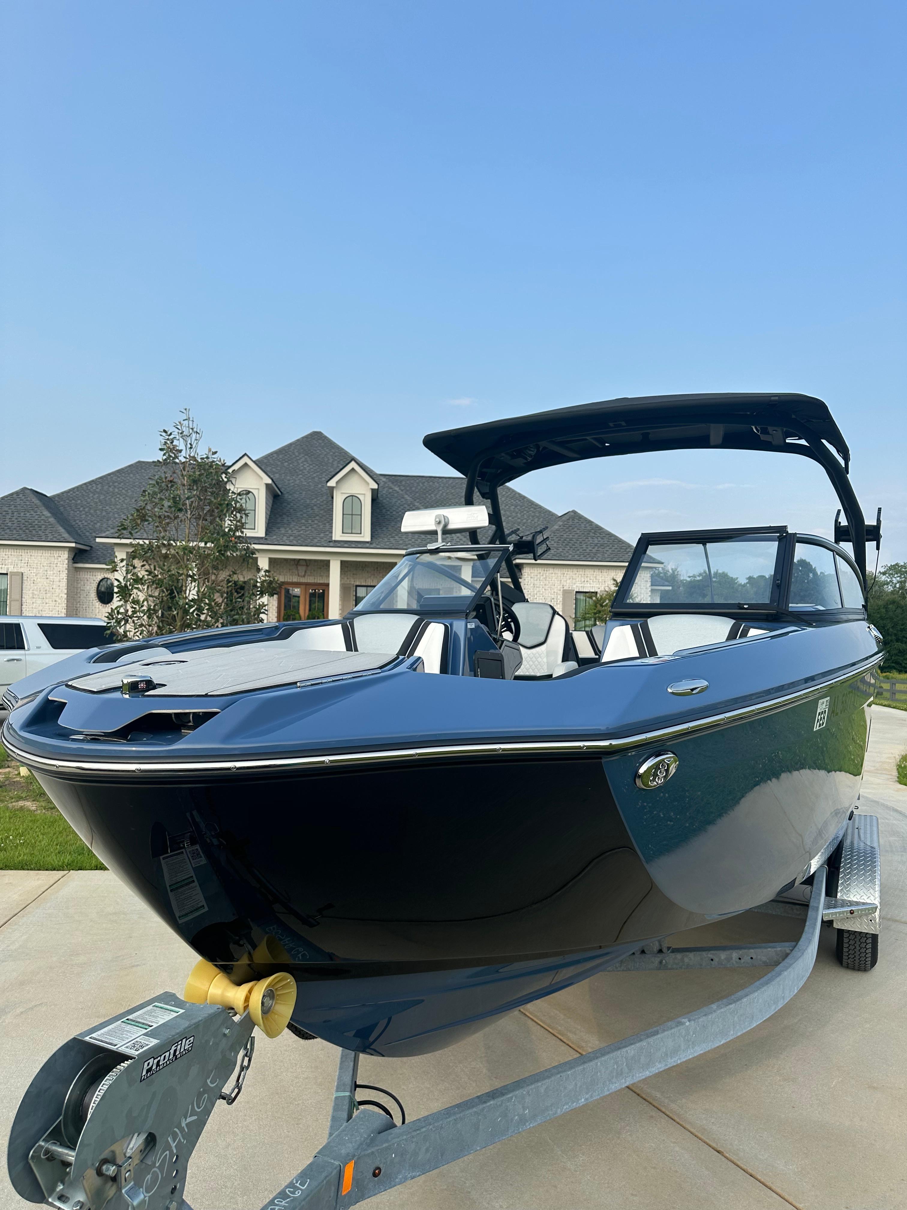 2023 Yamaha Boats 255XD