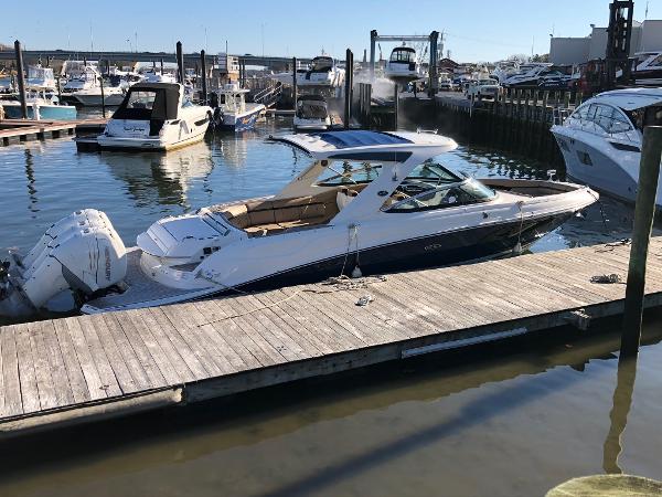 2017 Sea Ray SLX 350 Outboard