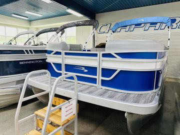 2025 Bennington S L-Bench 21 SL