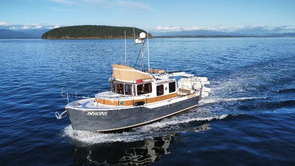 2016 Ranger Tugs R-31 CB