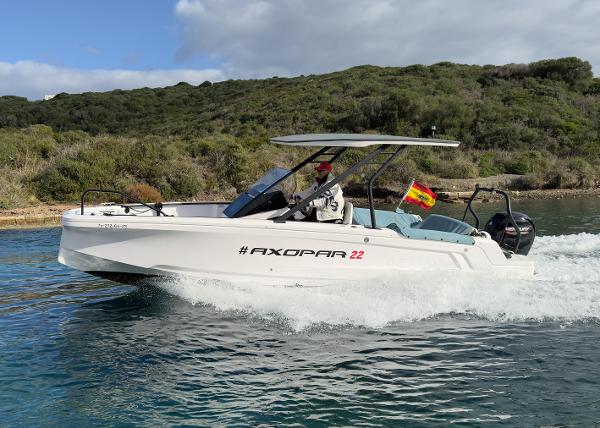 2022 Axopar 22 T-Top