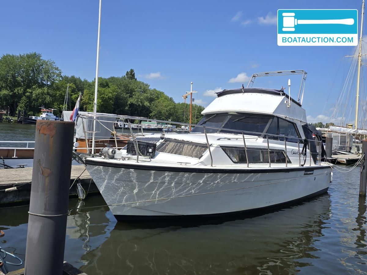 Chris-Craft Commander 37
