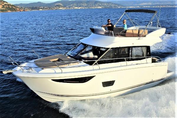 Jeanneau Velasco 37F review: flybridge fun - boats.com