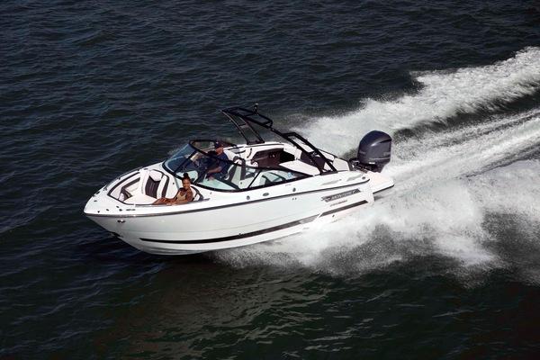 Monterey 255SS 2025 Monterey 255SS speedboat cruising on open water, showcasing sleek design and powerful performance.