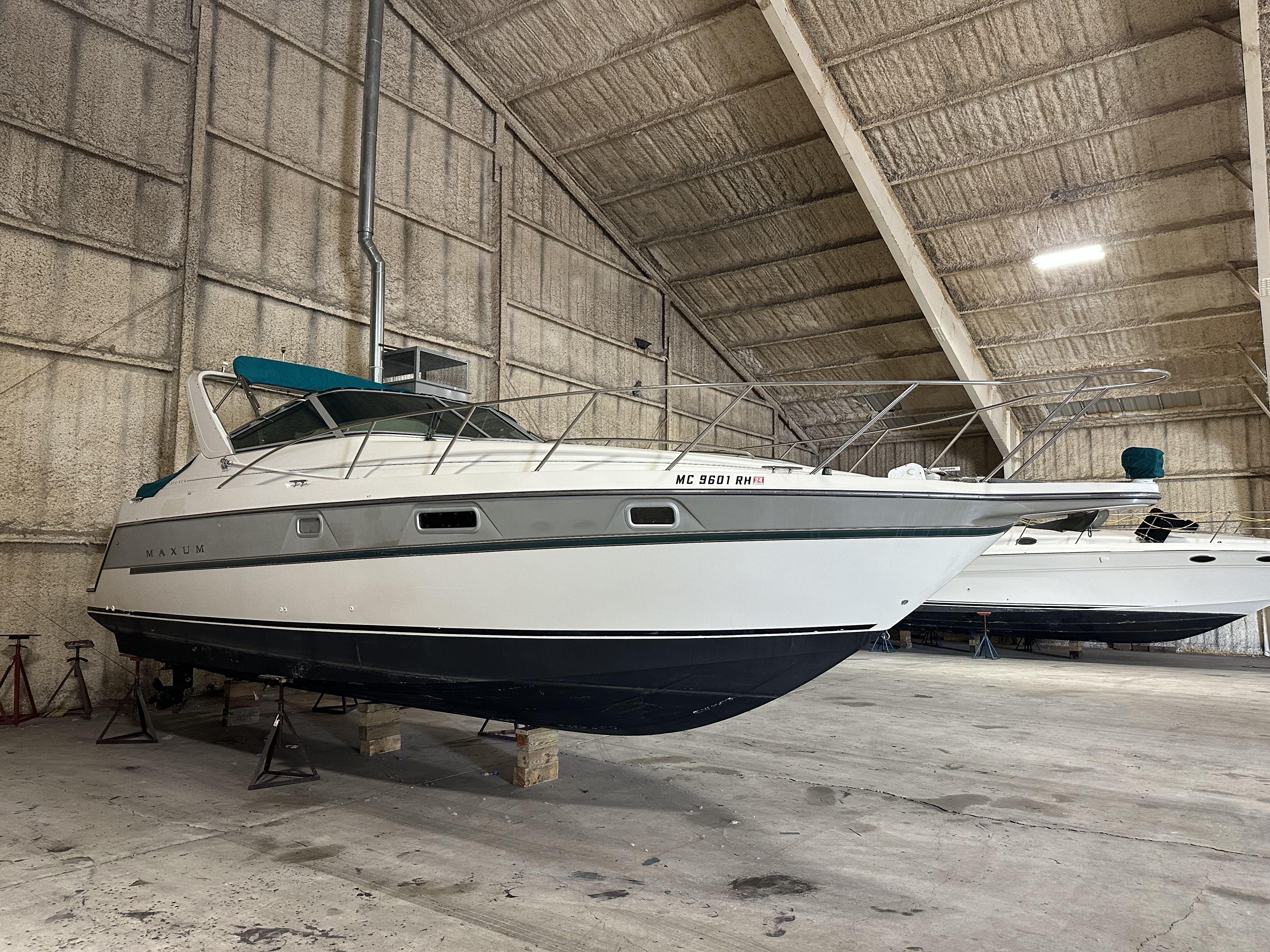 1995 Maxum 3200 SCR