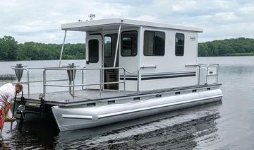 2010 Custom River Time Houseboat