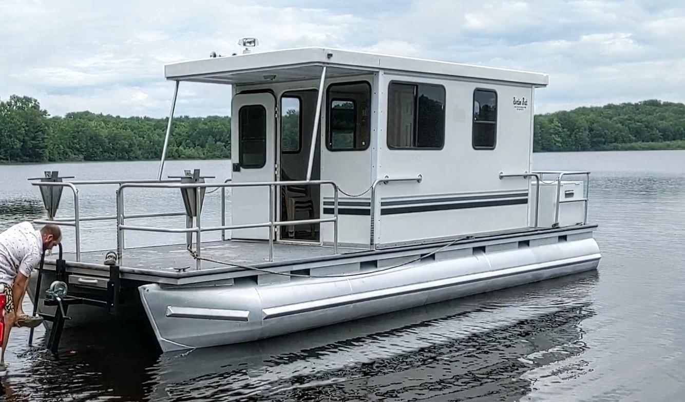 Custom River Time Houseboat