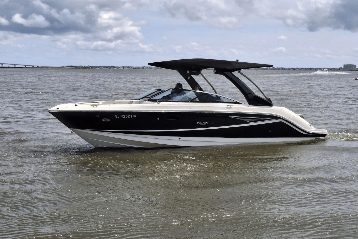 2021 Sea Ray SLX 250