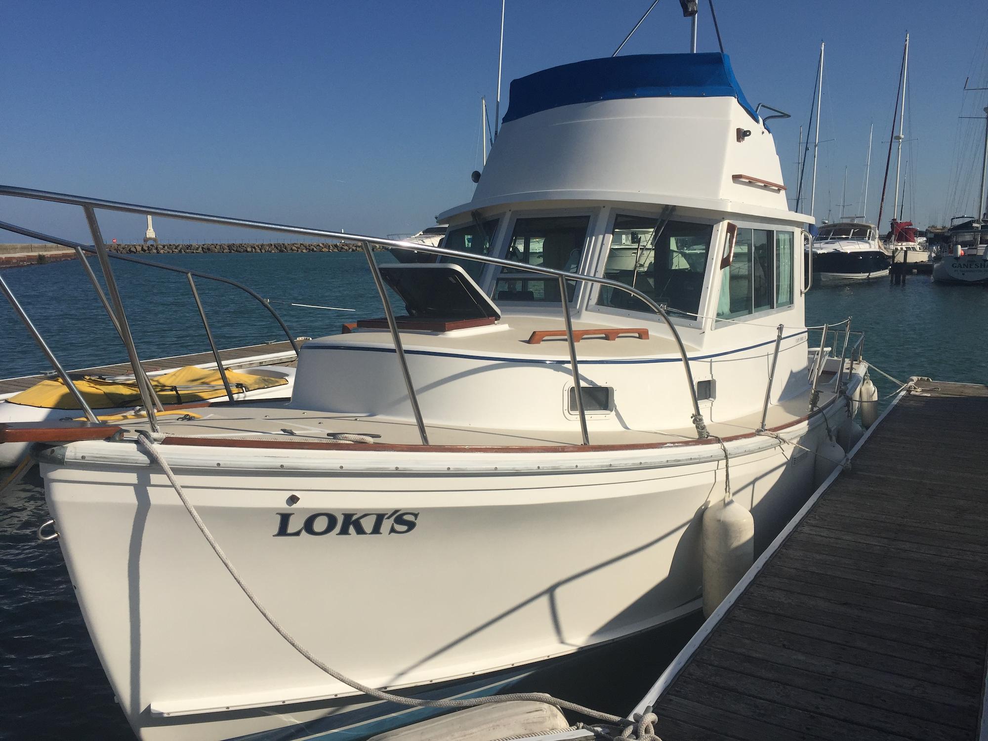 1987 Cape Dory 28' Flybridge Cruiser