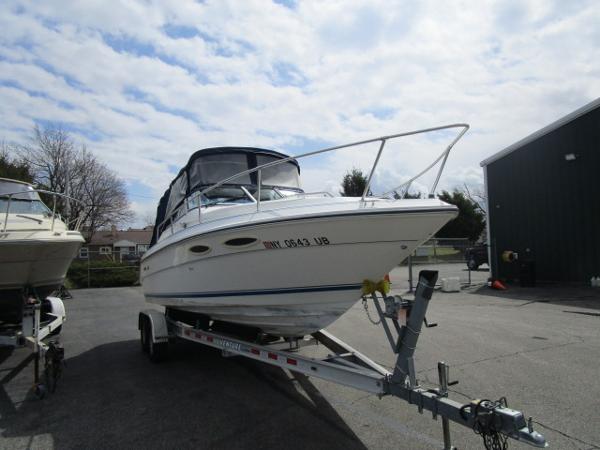 1989 Sea Ray 230 Cuddy